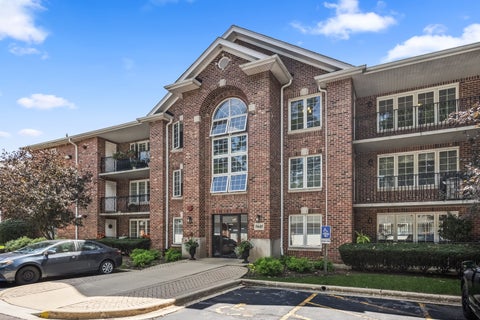Photo of 5645 S Cass Avenue #102, Westmont, IL 60559 (MLS # 12778304)