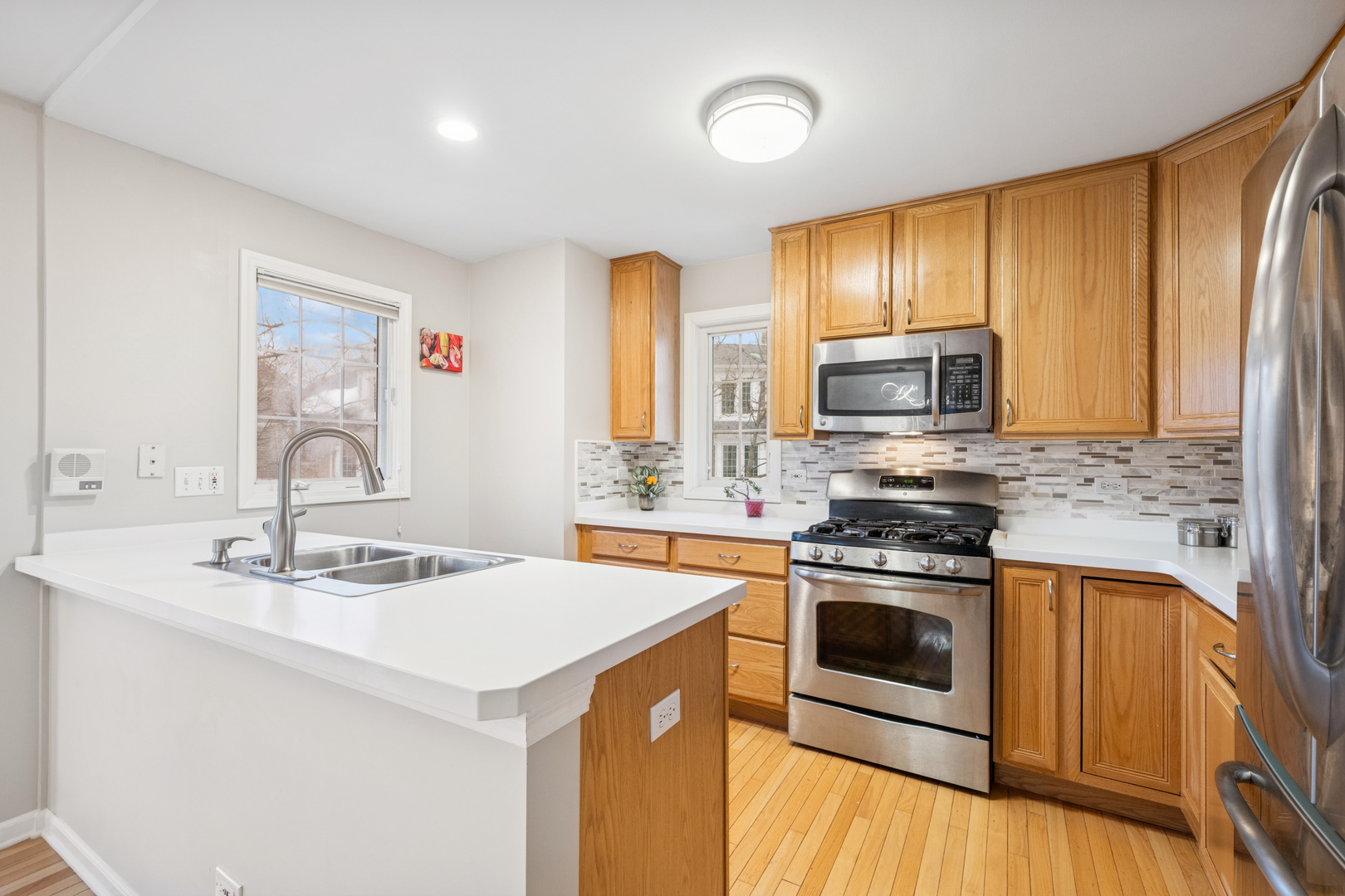 1053 N Glenview Court