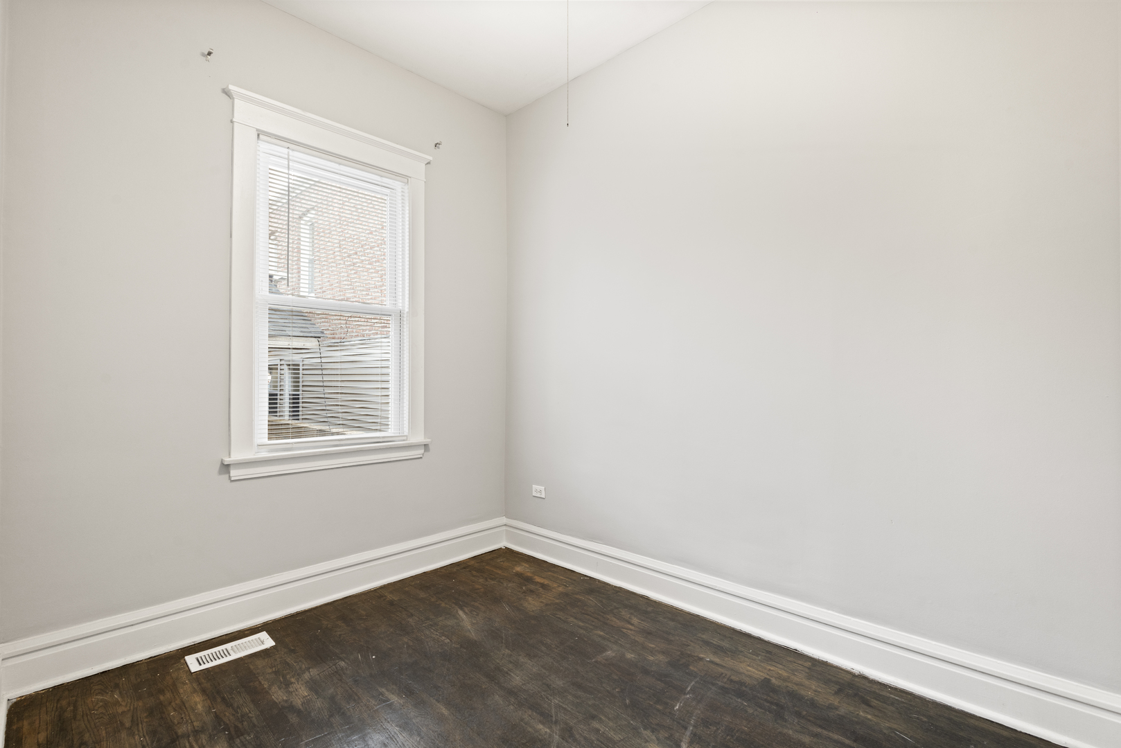 2713 W 24th Place