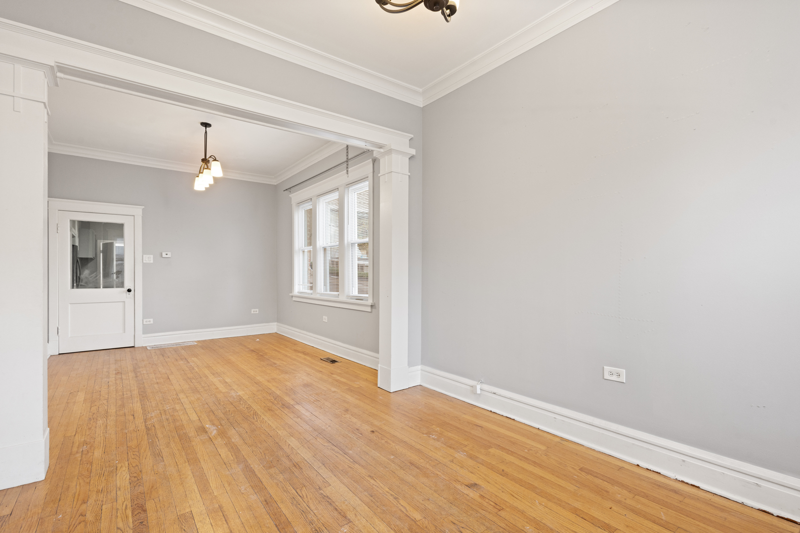 2713 W 24th Place