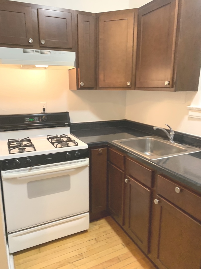 832 W Sunnyside Avenue 1S