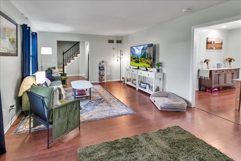 Tiny photo for 940 Orchard Court, Batavia, IL 60510 (MLS # 12614445)