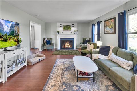 Tiny photo for 940 Orchard Court, Batavia, IL 60510 (MLS # 12614445)