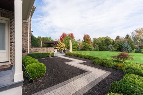 Tiny photo for 39W162 Long Meadow Lane, St. Charles, IL 60175 (MLS # 12422960)