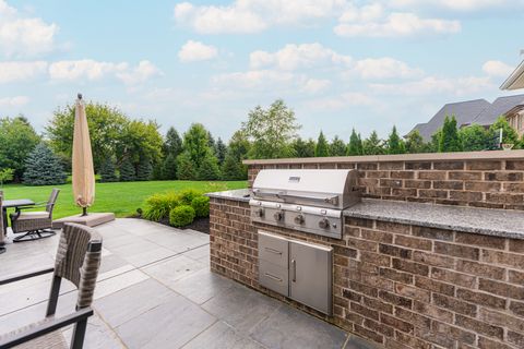 Tiny photo for 39W162 Long Meadow Lane, St. Charles, IL 60175 (MLS # 12422960)