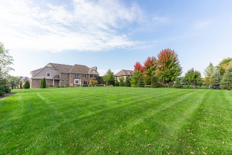 Tiny photo for 39W162 Long Meadow Lane, St. Charles, IL 60175 (MLS # 12422960)