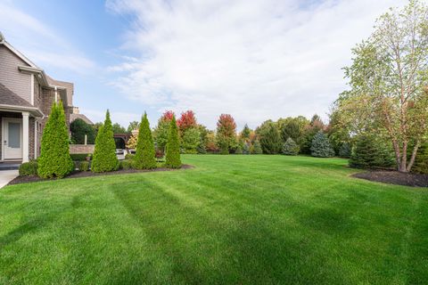 Tiny photo for 39W162 Long Meadow Lane, St. Charles, IL 60175 (MLS # 12422960)