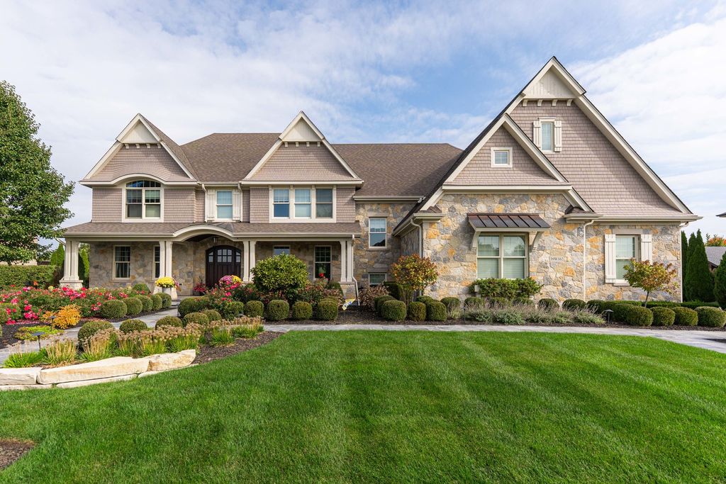 Photo for 39W162 Long Meadow Lane, St. Charles, IL 60175 (MLS # 12422960)