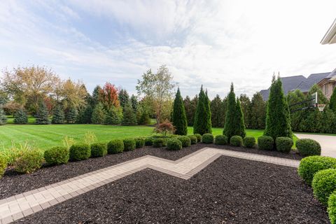 Tiny photo for 39W162 Long Meadow Lane, St. Charles, IL 60175 (MLS # 12422960)