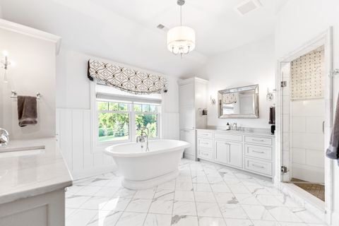 Tiny photo for 39W162 Long Meadow Lane, St. Charles, IL 60175 (MLS # 12422960)