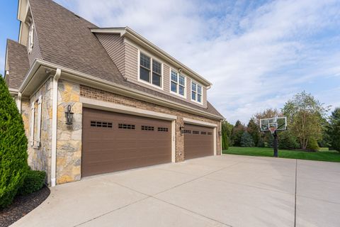 Tiny photo for 39W162 Long Meadow Lane, St. Charles, IL 60175 (MLS # 12422960)