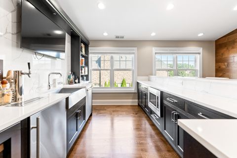 Tiny photo for 39W162 Long Meadow Lane, St. Charles, IL 60175 (MLS # 12422960)