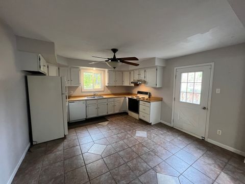 Tiny photo for 3906 Abbotsford Road, Rockford, IL 61107 (MLS # 12512679)