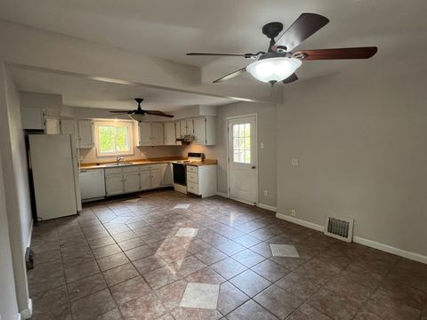 Tiny photo for 3906 Abbotsford Road, Rockford, IL 61107 (MLS # 12512679)