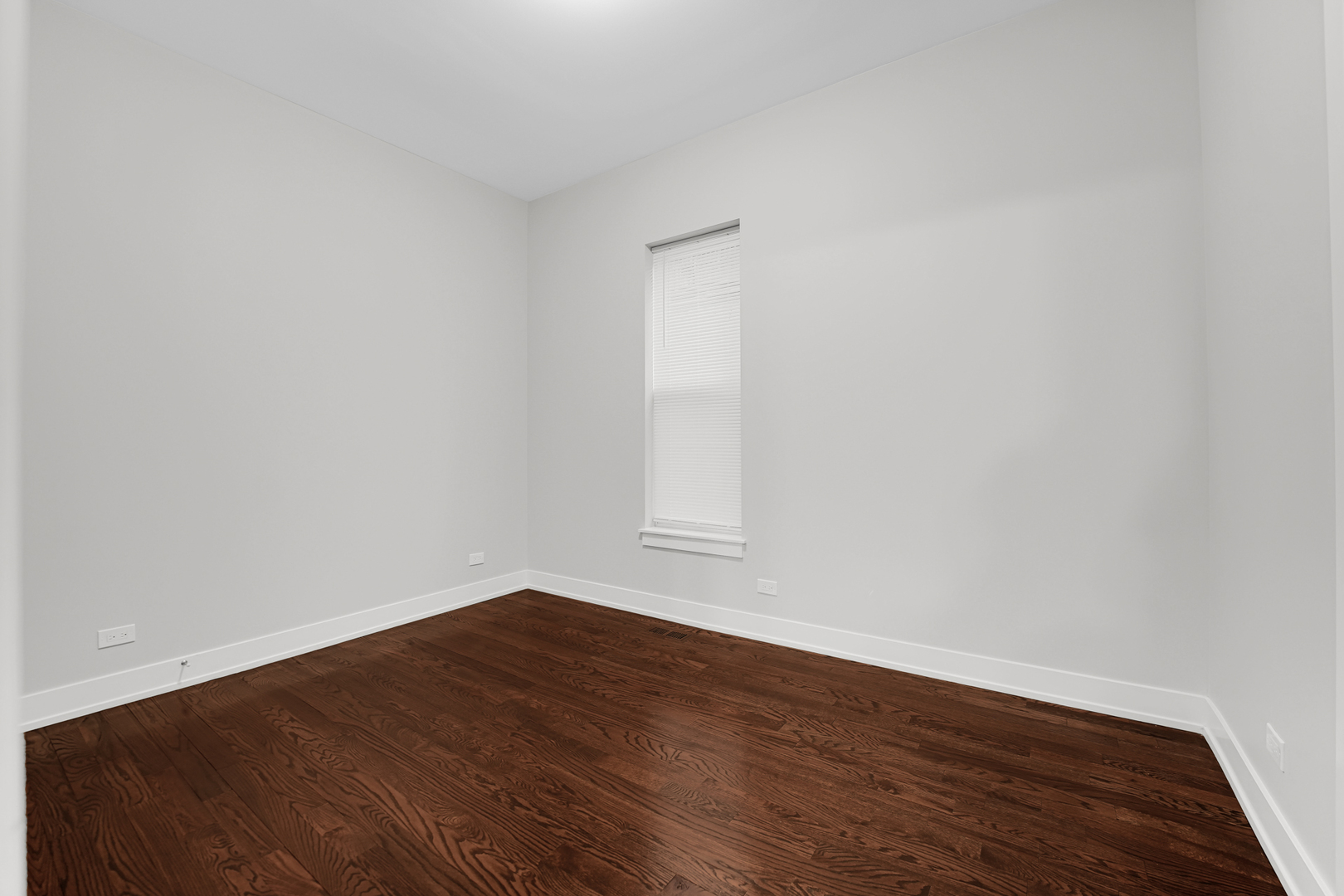 7844 S Emerald Avenue S