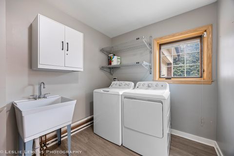 Tiny photo for 4 Lincoln Court, Lombard, IL 60148 (MLS # 12581525)