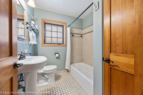 Tiny photo for 4 Lincoln Court, Lombard, IL 60148 (MLS # 12581525)