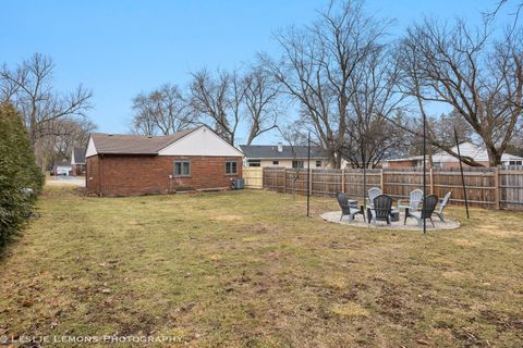 Tiny photo for 4 Lincoln Court, Lombard, IL 60148 (MLS # 12581525)