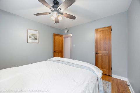 Tiny photo for 4 Lincoln Court, Lombard, IL 60148 (MLS # 12581525)