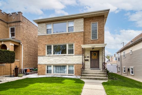 5025 W Roscoe Street Chicago IL 60641