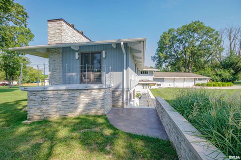 Tiny photo for 1114 S Perrine Street, Centralia, IL 62801 (MLS # EB459023)