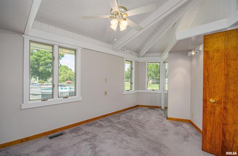 Tiny photo for 1114 S Perrine Street, Centralia, IL 62801 (MLS # EB459023)