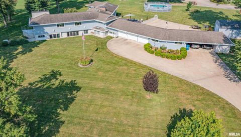 Tiny photo for 1114 S Perrine Street, Centralia, IL 62801 (MLS # EB459023)