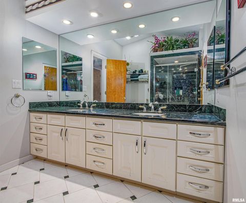 Tiny photo for 1114 S Perrine Street, Centralia, IL 62801 (MLS # EB459023)