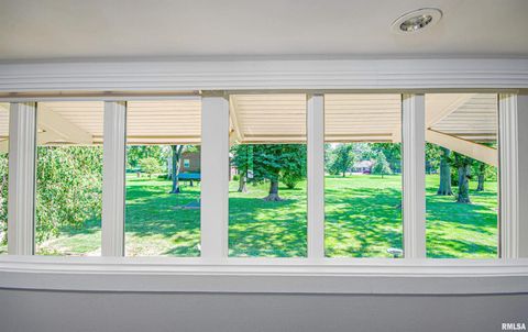 Tiny photo for 1114 S Perrine Street, Centralia, IL 62801 (MLS # EB459023)