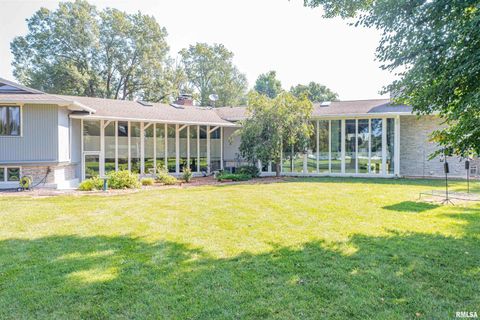 Tiny photo for 1114 S Perrine Street, Centralia, IL 62801 (MLS # EB459023)