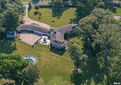 Tiny photo for 1114 S Perrine Street, Centralia, IL 62801 (MLS # EB459023)