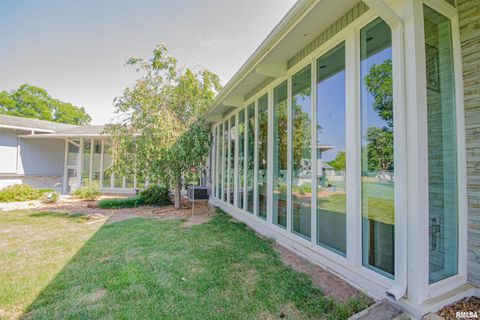 Tiny photo for 1114 S Perrine Street, Centralia, IL 62801 (MLS # EB459023)