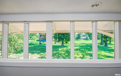 Tiny photo for 1114 S Perrine Street, Centralia, IL 62801 (MLS # EB459023)