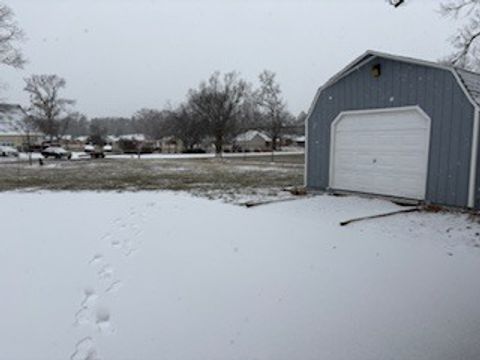 Tiny photo for 1114 S Perrine Street, Centralia, IL 62801 (MLS # EB459023)