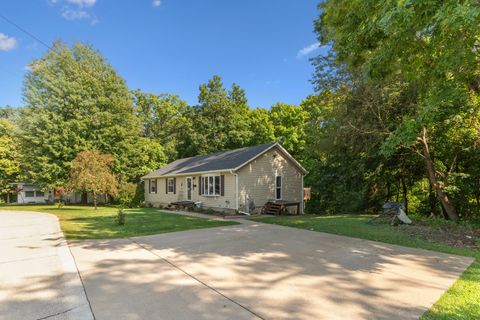 Tiny photo for 5444 10th Avenue, Moline, IL 61265 (MLS # 12556255)