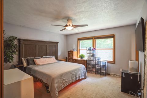 Tiny photo for 5444 10th Avenue, Moline, IL 61265 (MLS # 12556255)