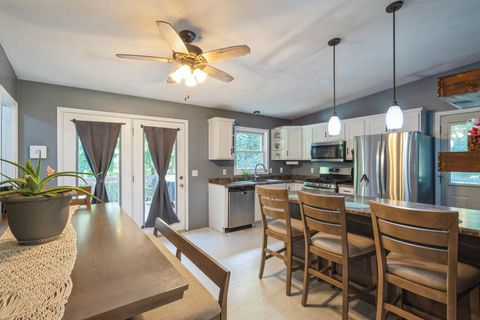 Tiny photo for 5444 10th Avenue, Moline, IL 61265 (MLS # 12556255)