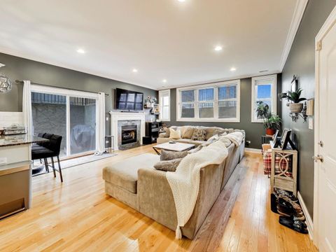 Tiny photo for 6545 N Sacramento Avenue #1S, Chicago, IL 60645 (MLS # 12611628)