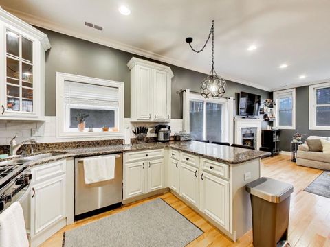 Tiny photo for 6545 N Sacramento Avenue #1S, Chicago, IL 60645 (MLS # 12611628)