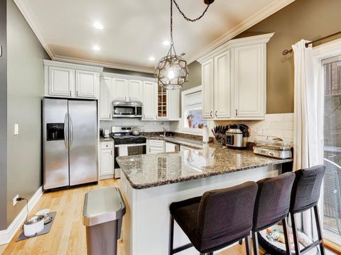 Tiny photo for 6545 N Sacramento Avenue #1S, Chicago, IL 60645 (MLS # 12611628)