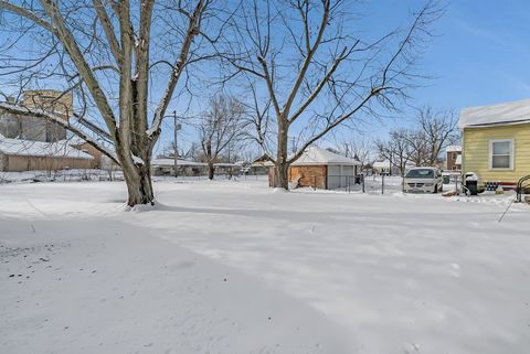 Tiny photo for 145 W Maple Street, Coal City, IL 60416 (MLS # 12527763)