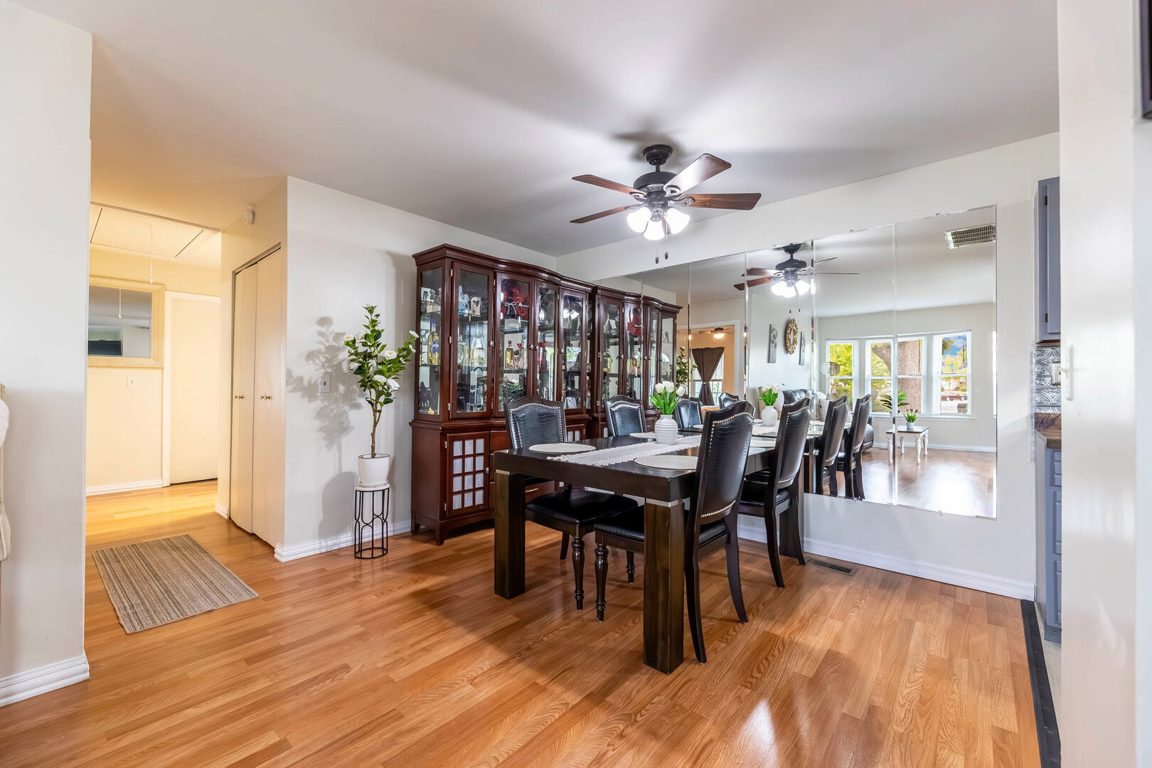 5I FERNWOOD Drive I