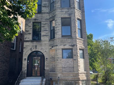 663 E 50th Street Chicago IL 60615