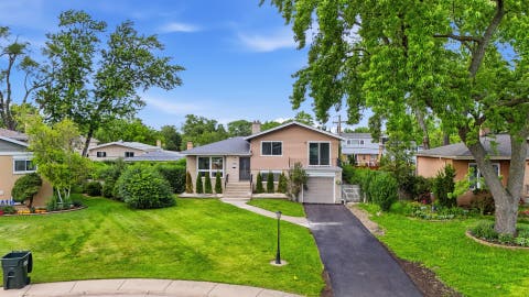 Tiny photo for 2524 Allison Court, Glenview, IL 60025 (MLS # 12685373)