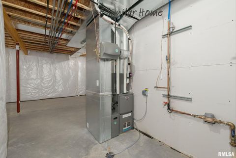 Tiny photo for 602 15TH Street, Le Claire, IA 52753 (MLS # QC4269858)