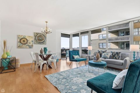 Tiny photo for 6301 N Sheridan Road #18P, Chicago, IL 60660 (MLS # 12510589)