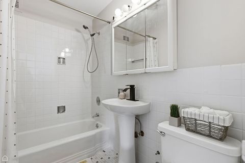 Tiny photo for 6301 N Sheridan Road #18P, Chicago, IL 60660 (MLS # 12510589)