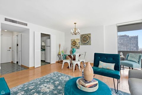 Tiny photo for 6301 N Sheridan Road #18P, Chicago, IL 60660 (MLS # 12510589)