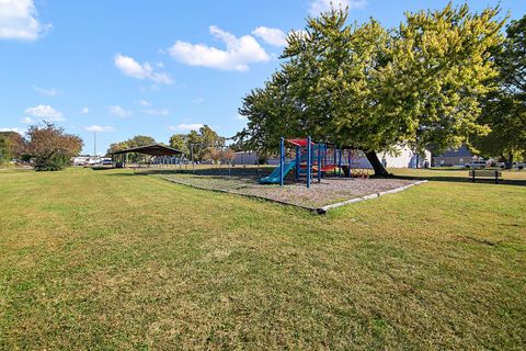 Tiny photo for 547 W Bourbonnais Street, Kankakee, IL 60901 (MLS # 12484829)