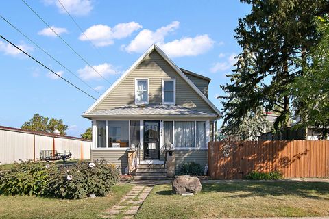 Photo of 547 W Bourbonnais Street, Kankakee, IL 60901 (MLS # 12484829)